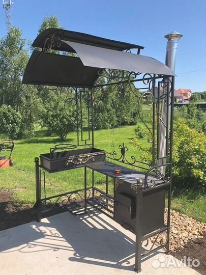 Кованый мангал с печкой и крышей