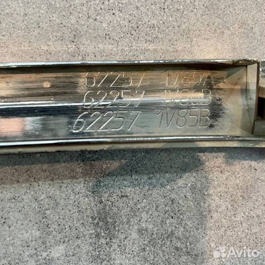 Накладка птф Nissan Patrol 622571V80A Y62, LH