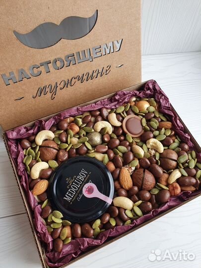 Коробочки с орехами и медом