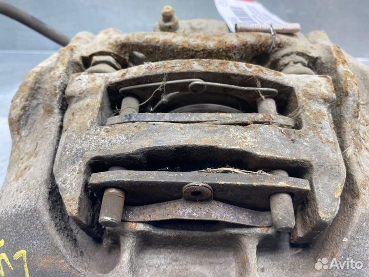 Суппорт передний левый Volkswagen Transporter T4