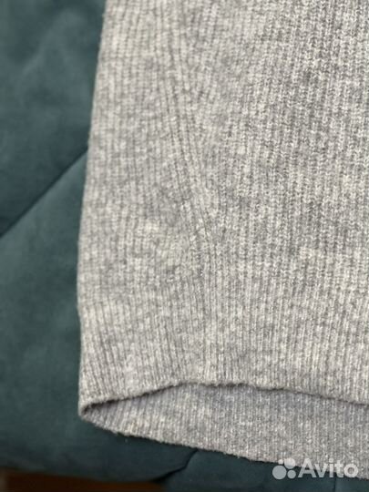 Свитер uniqlo М с добавлением шерсти