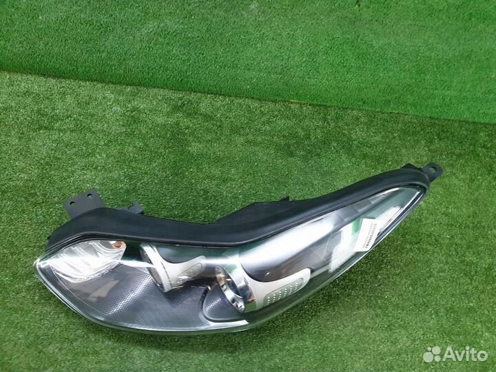 Фара левая Kia Sportage