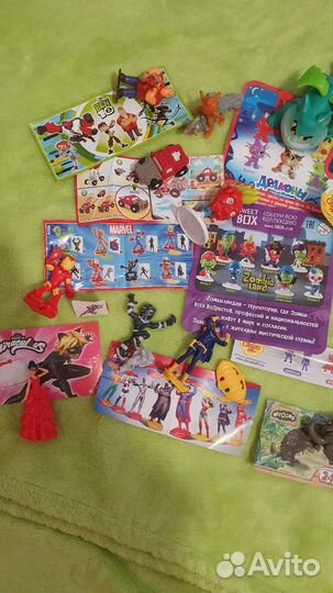 Игрушки из киндер-сюрприз и Sweet BOX