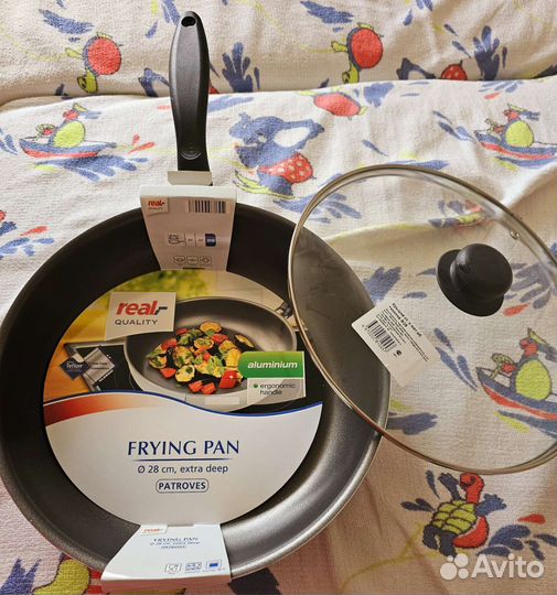 Сковорода с крышкой 28 см