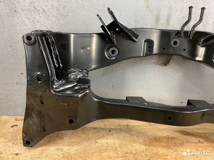 Подрамник задний Mitsubishi Outlander 1