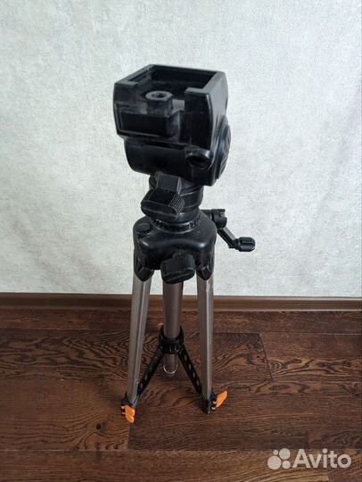 Штатив для фотоаппарата Unomat svr 30