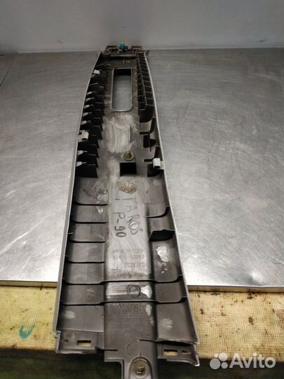 Накладка центральной стойки правая Toyota Yaris 2