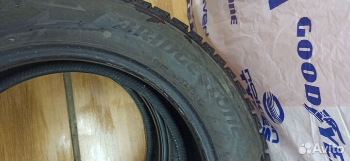 Bridgestone Blizzak DM-V2 215/60 R17 96S