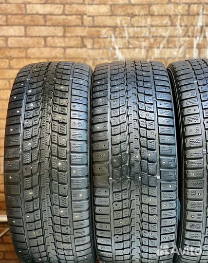 Dunlop SP Winter Ice 01 205/55 R16
