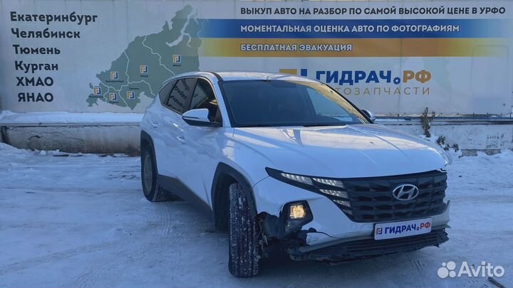 Накладка декоративная на торпедо центральная Hyundai Tucson 84745N9000NNB