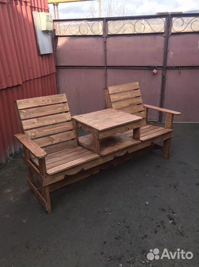 Лавочка на двоих