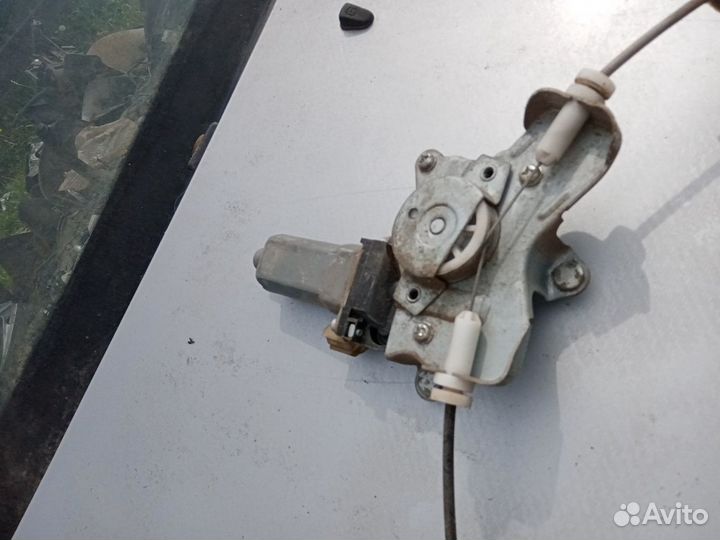 Стекло-ник передний правый Sonata Tagaz