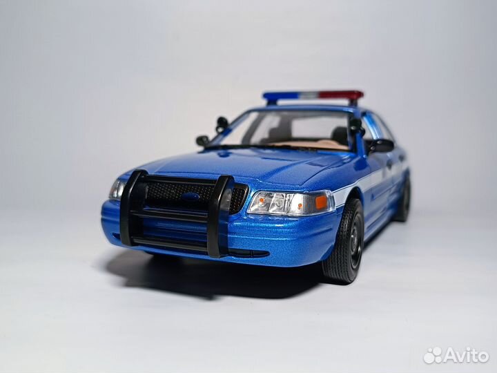 2001 Ford Crown Victora Police 1:24 Greenlight