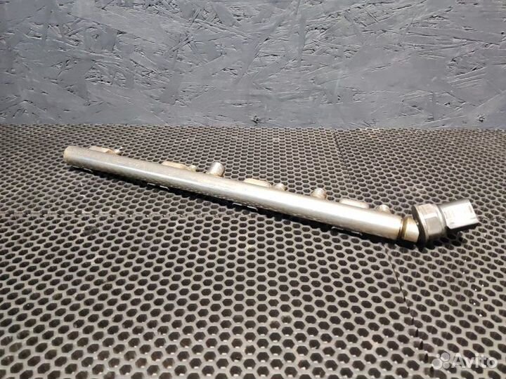 Топливная рейка правая Bmw 550Ix F10 N63 2010