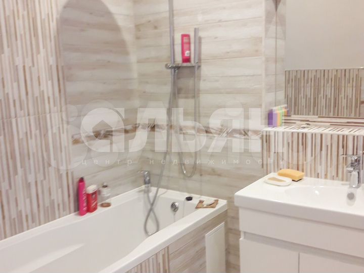 Дом 378,3 м² на участке 17 сот.