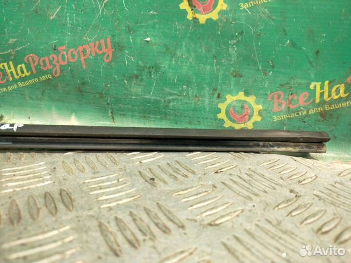 Бархотка стекла дверей задняя левая Peugeot 408