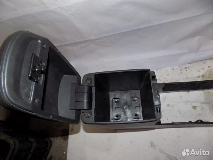 Консоль Corolla E15 2006-2013