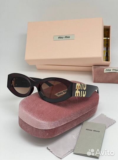 Солнцезащитные очки miu miu