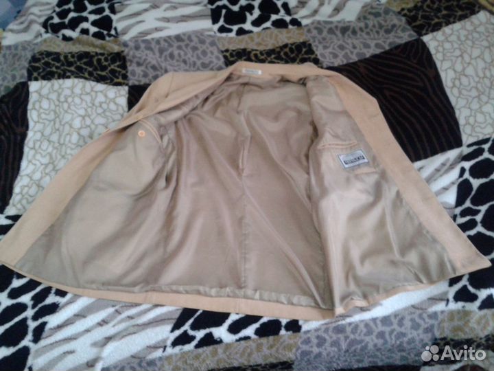 Пиджак муж. бежевый в хорошем состоянии