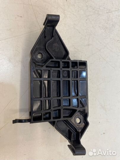 Направляющая ремня безопасности передняя правая