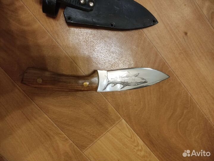 Нож туристический