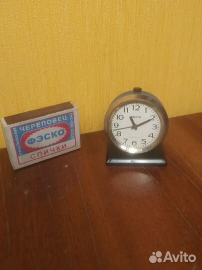 Часы-будильник Ракета