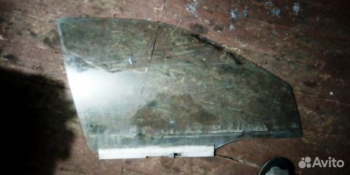 Стекло передней правой двери Opel Vectra B