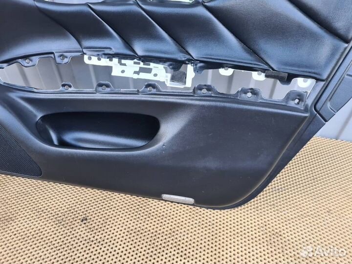 Обшивка двери передняя правая Infiniti M25 M37 Q70