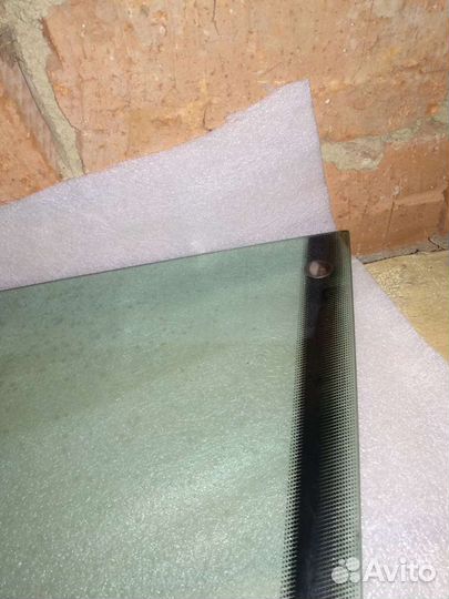 Водительское стекло