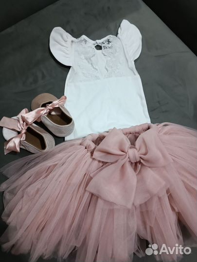 Комплект юбочка, боди и пинетки для девочки 86-92