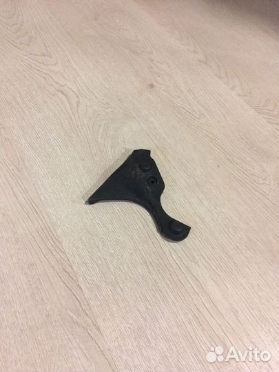 Kia Rio Рио накладка угловая правая сиденья перед