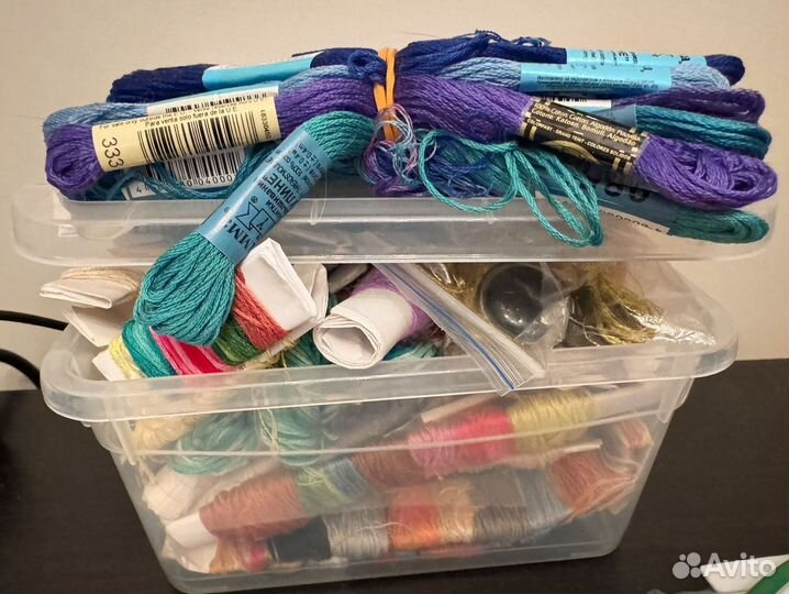 Мулине нитки, бисер, пяльцы, набор вышивка