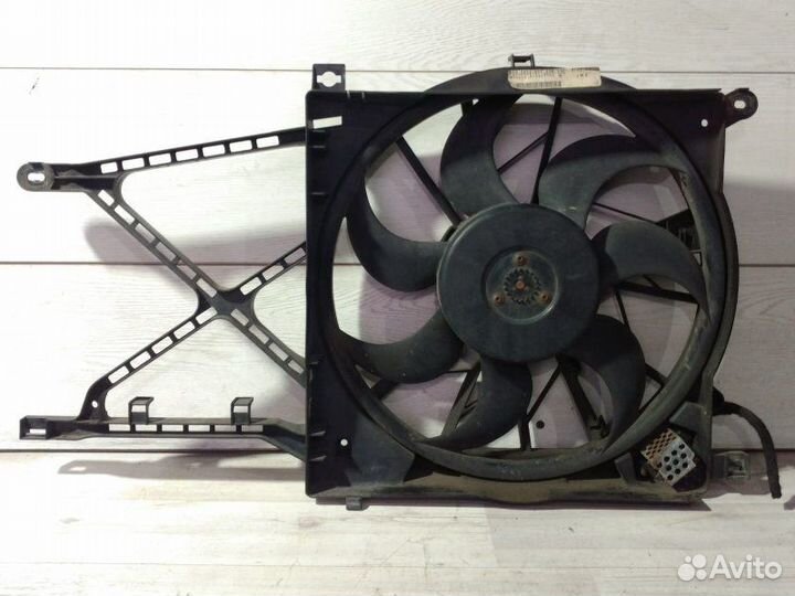 Вентилятор радиатора Opel Astra H Twin Z16XER 2008