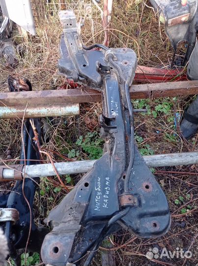 Подрамник Митсубиси Каризма