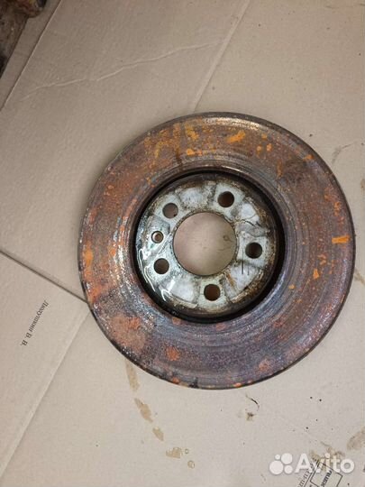 Тормозной диск передний Skoda Rapid 1