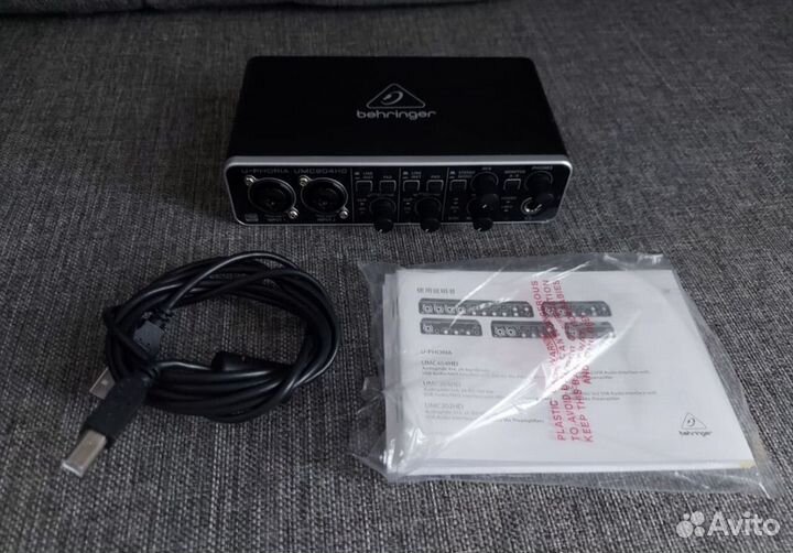 Звуковая карта Behringer U-Phoria umc204hd