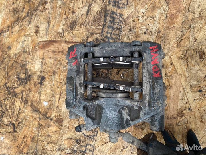 Задние суппорта Toyota Crown S200 GWS204