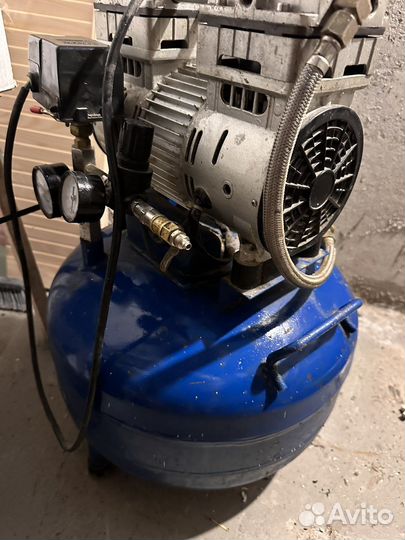 Воздушный компрессор безмасленой медицинский