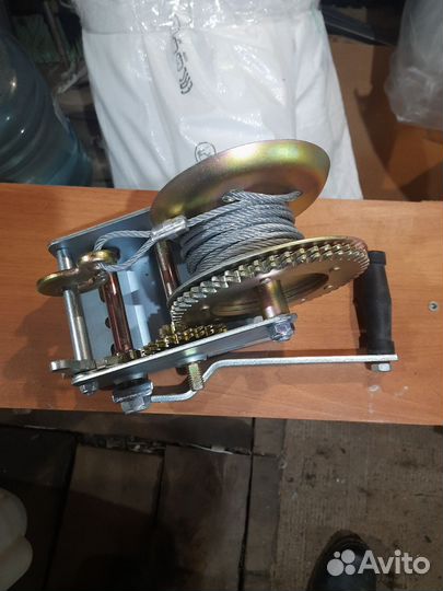 Лебедка ручная барабанная 1100 кг