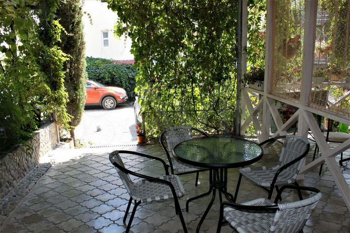 Дом 245 м² на участке 1 сот.