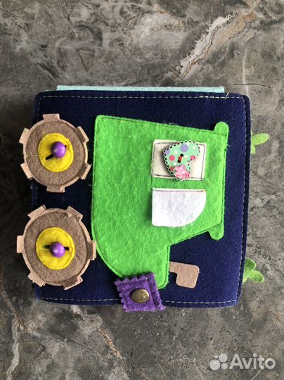 Текстильная книга из фетра для малышей