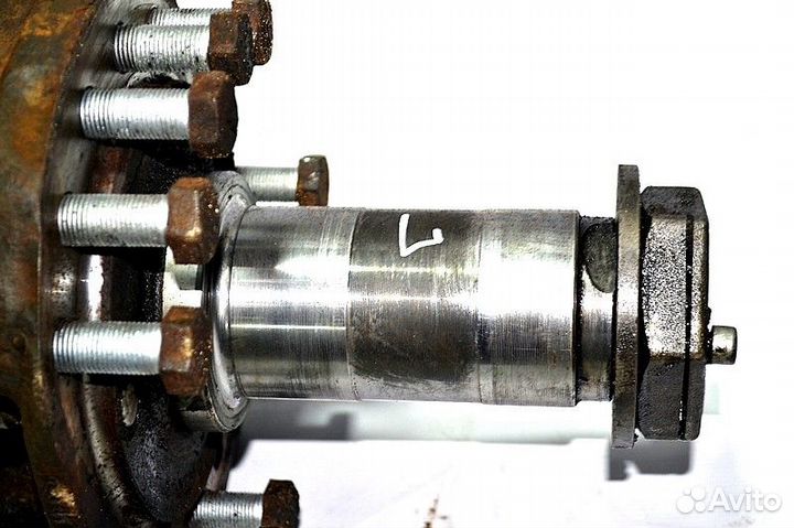 Поворотный кулак переднего моста, левый iveco Euro