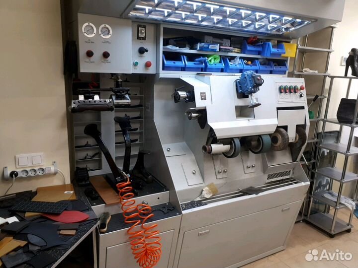 Мастер по ремонту и реставрации обуви