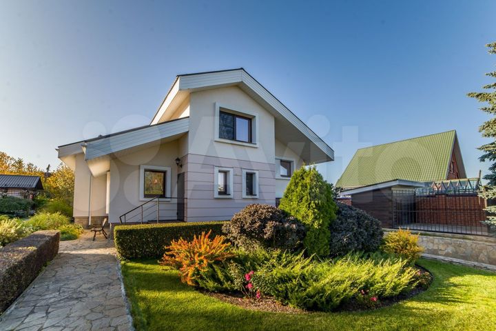 Коттедж 250 м² на участке 20 сот.