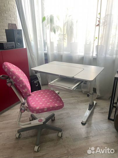 Растущая парта Тanotec Kid youth + Кресло Comf-pro