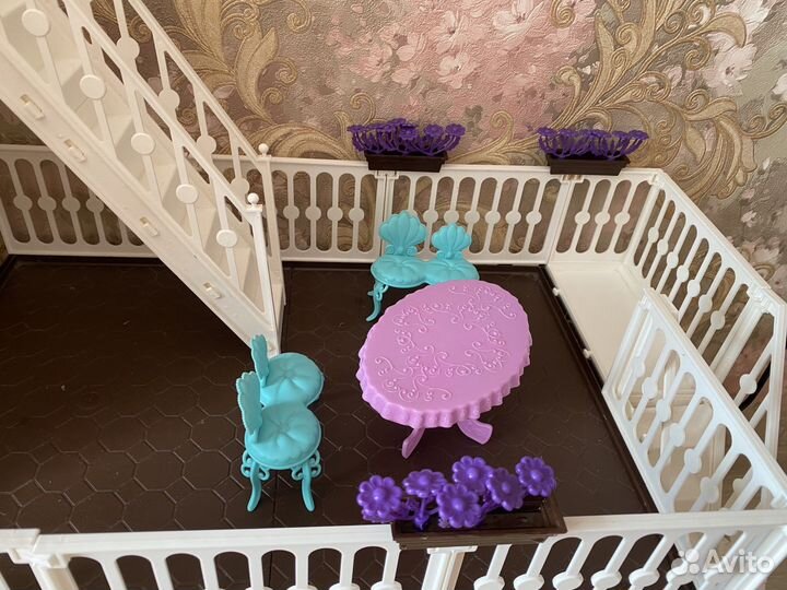 Домик кукольный