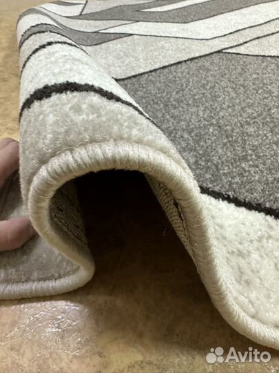 Бюджетный ковер новый