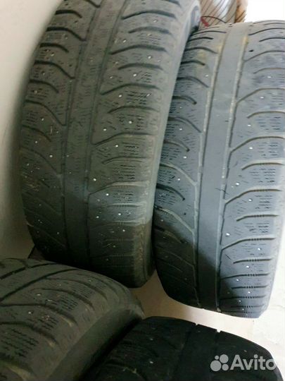 Bridgestone Ice Cruiser 7000 215/60 R17 100T
