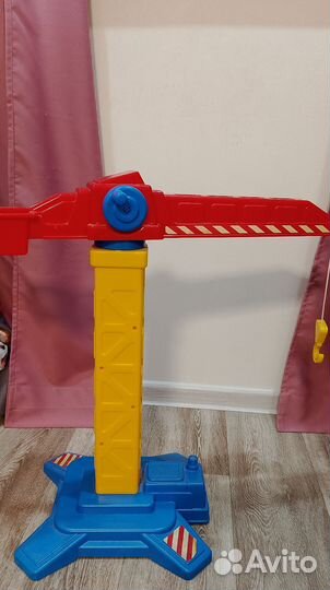 Подъемный кран игрушка
