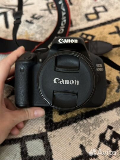 Зеркальный фотоаппарат canon 600D